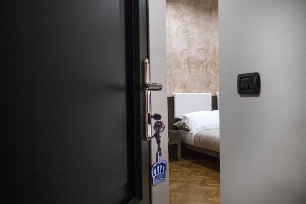 Guesthouse Vittoria Rooms - The Original Since 2015 เจนัว ห้อง รูปภาพ