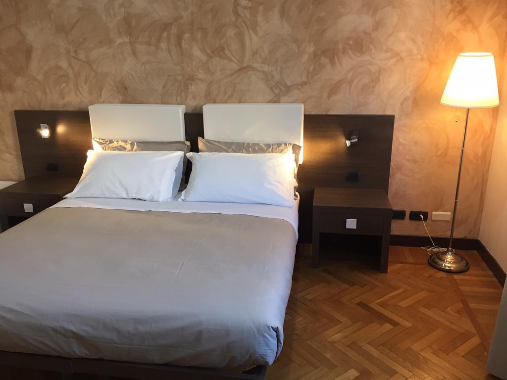 Guesthouse Vittoria Rooms - The Original Since 2015 เจนัว ภายนอก รูปภาพ
