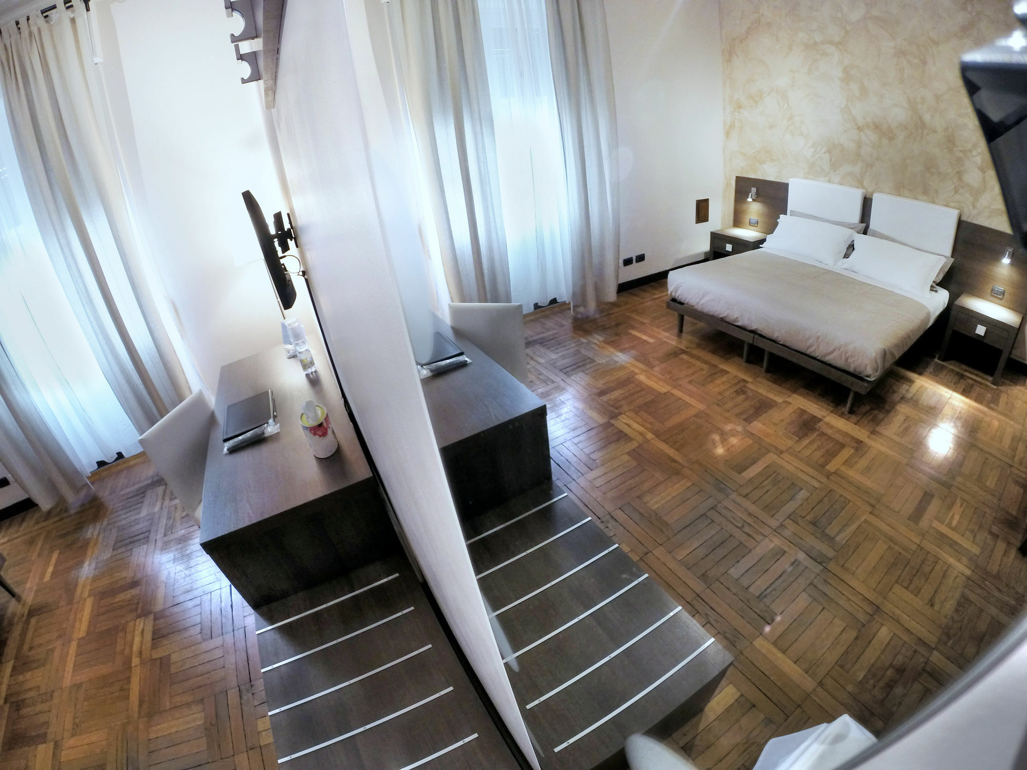 Guesthouse Vittoria Rooms - The Original Since 2015 เจนัว ภายนอก รูปภาพ