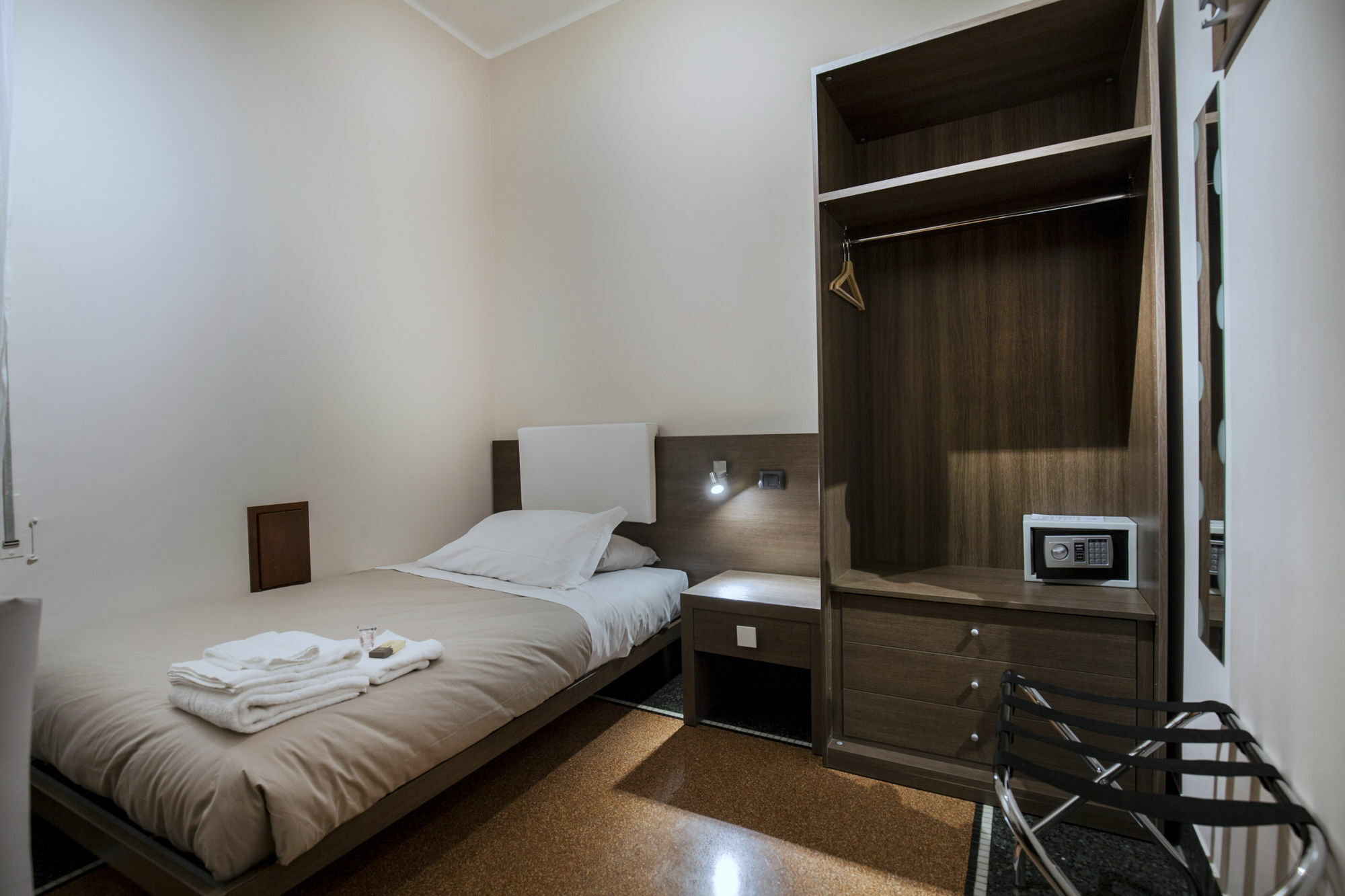 Guesthouse Vittoria Rooms - The Original Since 2015 เจนัว ภายนอก รูปภาพ